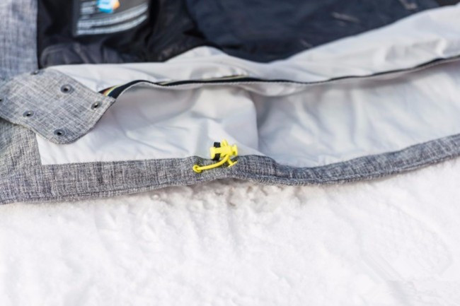 HALTI滑雪服沖鋒衣偏重自由式滑雪設(shè)計(jì)