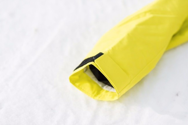 HALTI滑雪服沖鋒衣偏重自由式滑雪設(shè)計(jì)