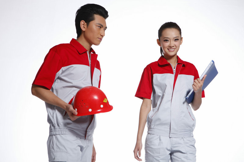 工作服的正確穿著方式是什么?褪色后應(yīng)該怎么辦?